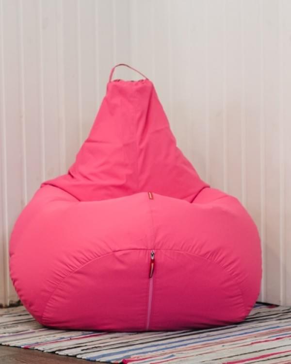 Ярко розовое бескаркасное кресло для девочки